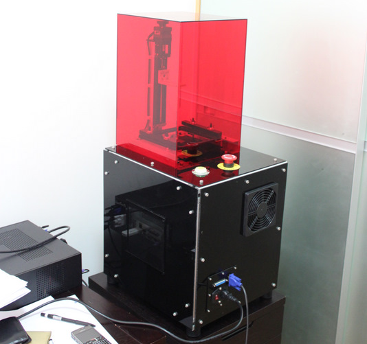 Junior Veloso's resin 3D printer