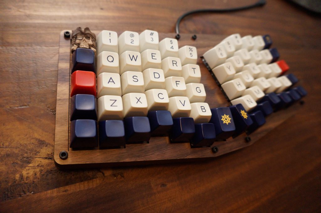 Ergonomic Mechanical Keyboard 5 - Profet Walnut Atreus