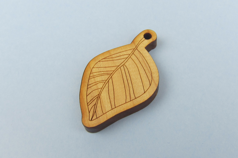 NZ Hardwood Macrocarpa 4 - Leaf Pendant